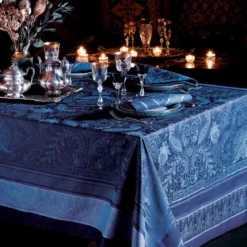 Chemin de table coton mélangé antitache motif jacquard bleu Persina crepuscule