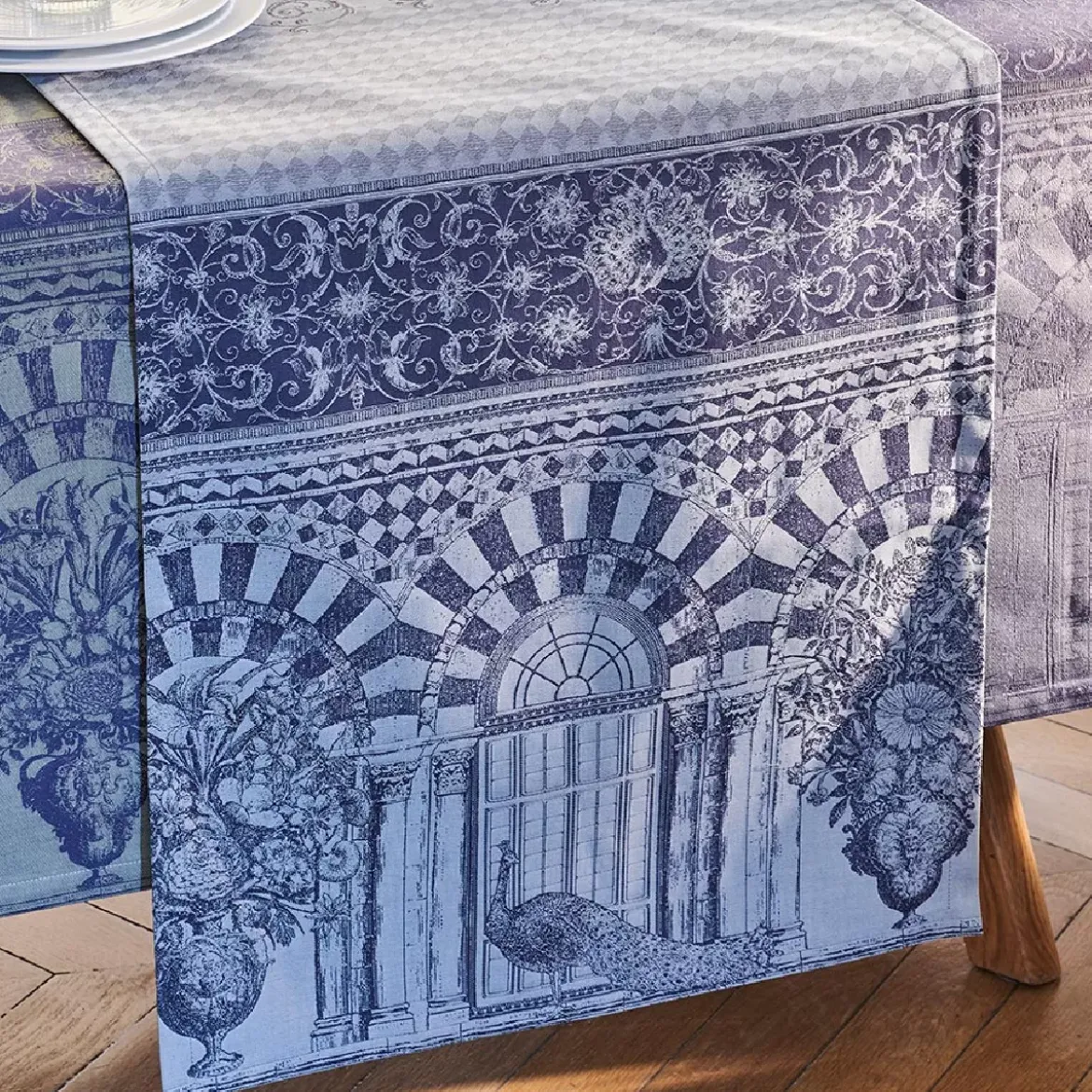 Chemin de table pur coton antitache motif jacquard gris Arcades cendre