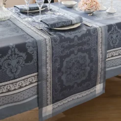 Chemin de table pur coton antitache motif jacquard gris Fontainebleau gris