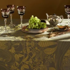 Chemin de table pur coton antitache motif jacquard or Super nature or pale
