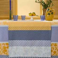 Chemin de table pur coton 220 g/m² motif jacquard bleu jaune Mille citrons provence