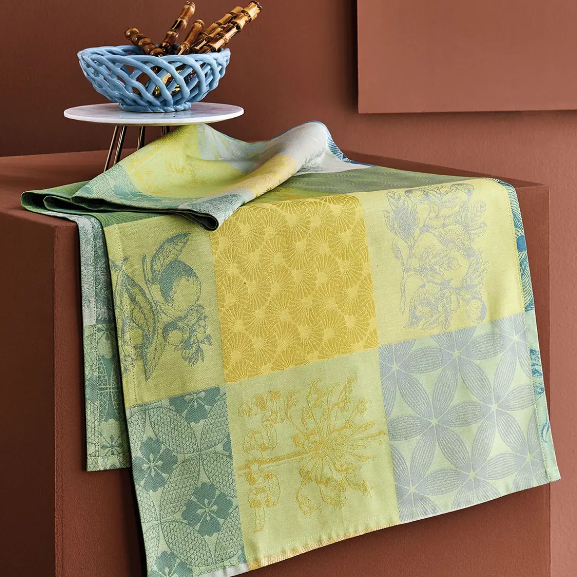 Chemin de table pur coton motif jacquard jaune vert Mille parfums limoni