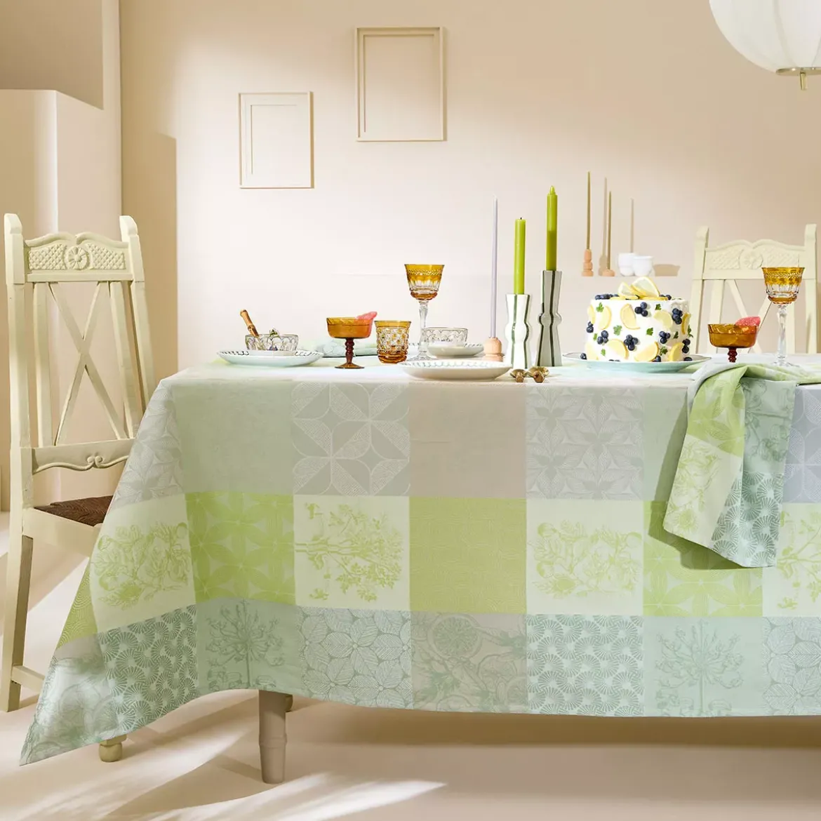 Chemin de table pur coton motif jacquard beige vert Mille parfums verde