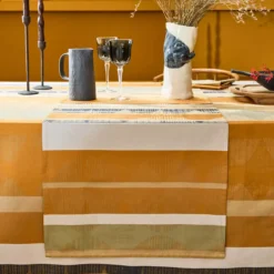 Chemin de table pur coton motif jacquard beige marron Mille edo cuir