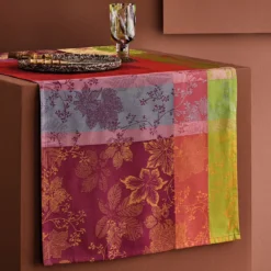 Chemin de table pur coton motif jacquard orange bordeaux Mille sous bois automne
