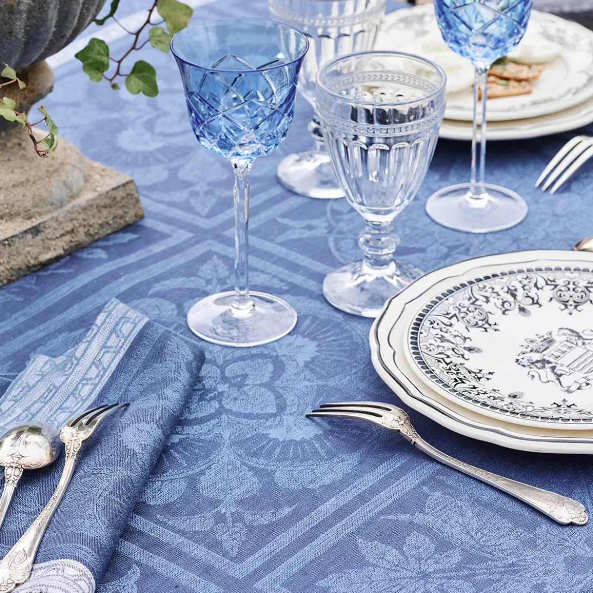 Chemin de table pur lin antitache motif jacquard bleu Harmonie bleu