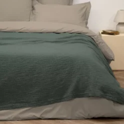 Couvre-lit pur coton lavé 450 g/m² uni vert Zoa sauge