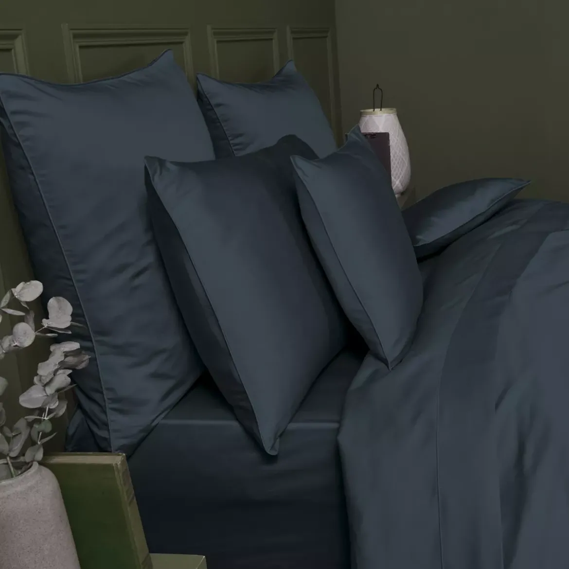 Drap housse b30 satin de coton uni bleu Ava uni bleu nuit