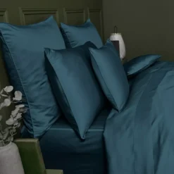 Drap housse b30 satin de coton uni bleu Ava uni bleu ardoise