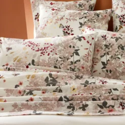 Drap plat percale de coton lavé 115 g/m² imprimé beige bordeaux Vintage flowers cranberry