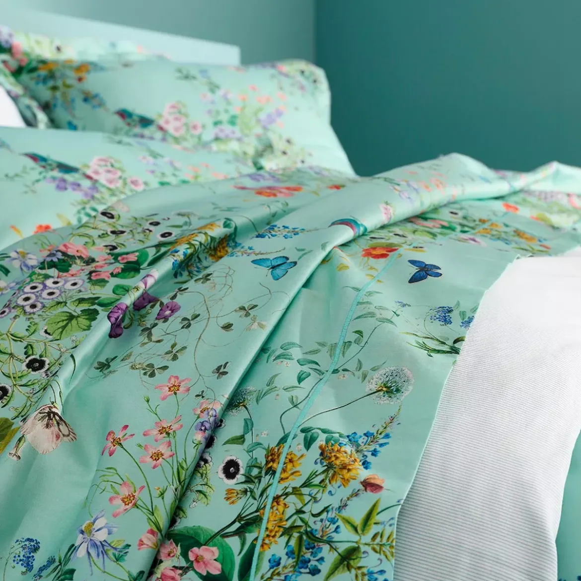 Drap plat satin de coton 115 g/m² imprimé bleu vert Le printemps azur