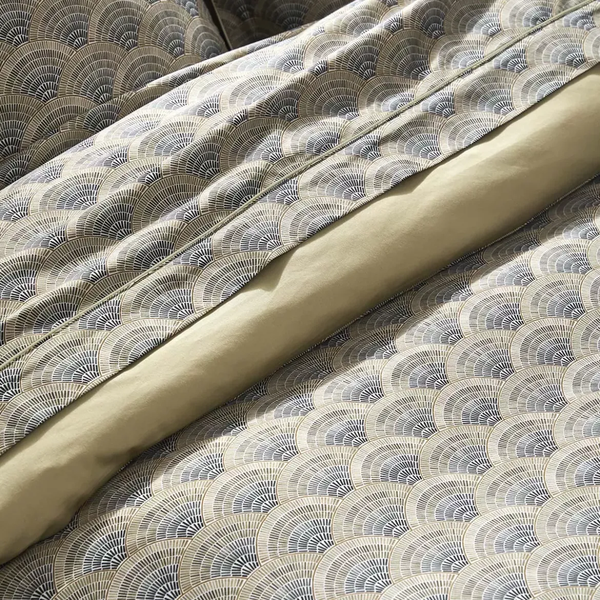 Drap plat satin de coton imprimé beige Eventails argile