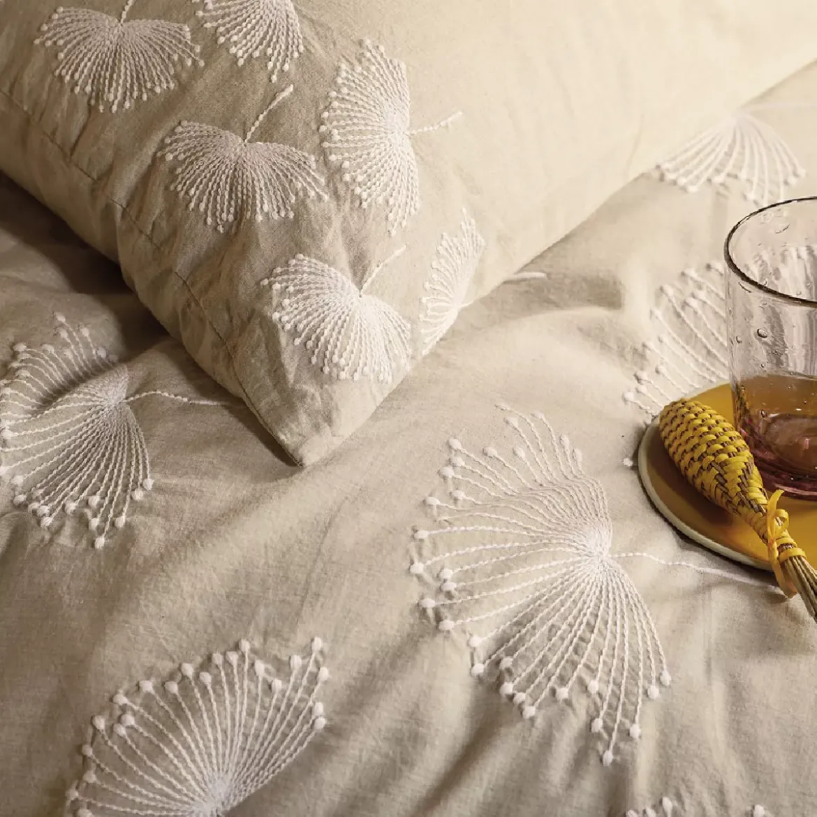 Housse de couette pur coton lavé tissé teint brodé beige Brise d'ete naturel