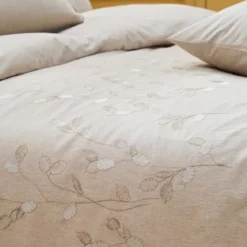 Housse de couette pur coton lavé tissé teint brodé beige Monnaie du pape naturel