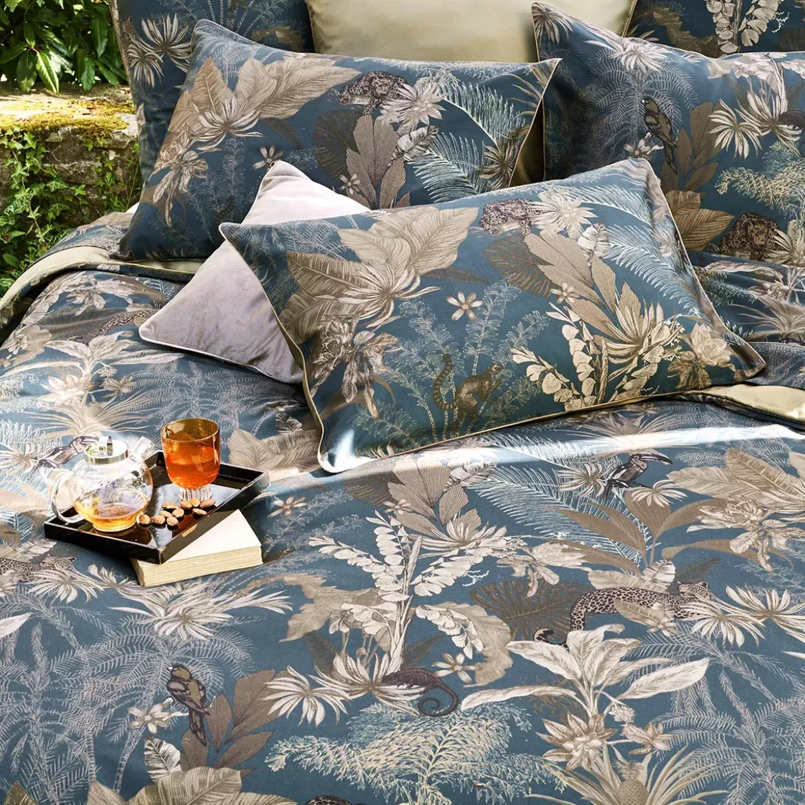 Housse de couette satin de coton imprimé bleu marron Rainforest bleu dore