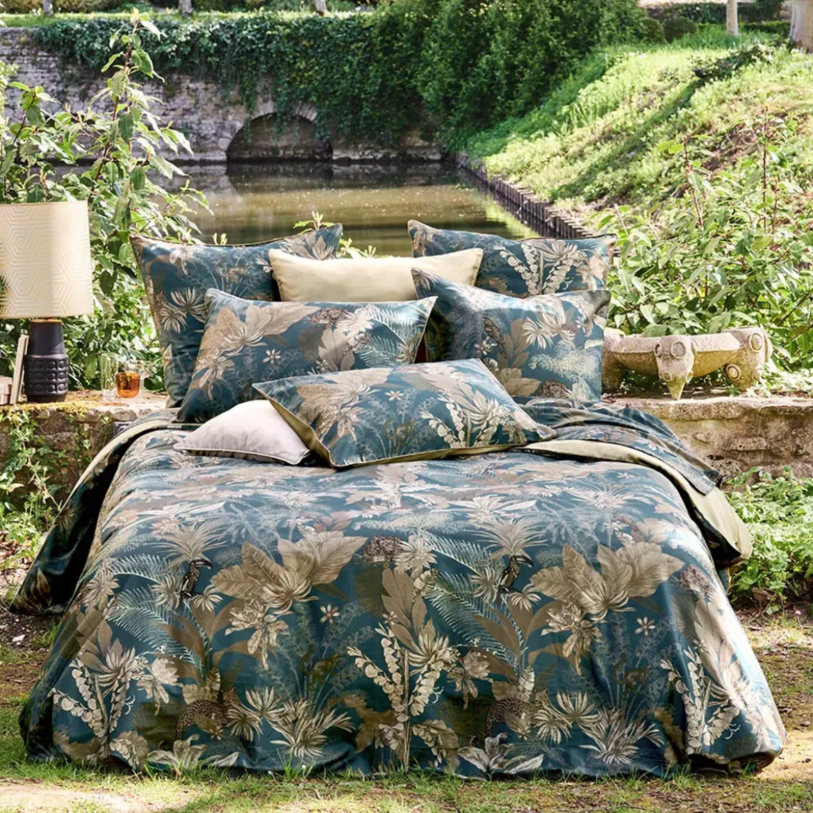 Housse de couette satin de coton imprimé bleu marron Rainforest bleu dore