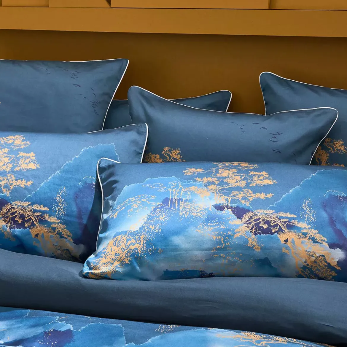Housse de couette satin de coton imprimé bleu or Fuji nocturne