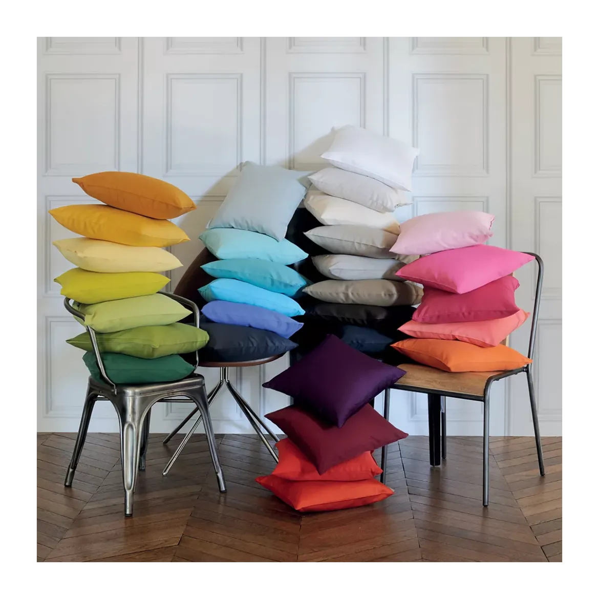 Housse de coussin pur coton uni bordeaux Confettis garance