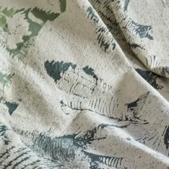 Jete de canape pur coton 420 g/m² motif jacquard vert ecru Foret de neige sapin