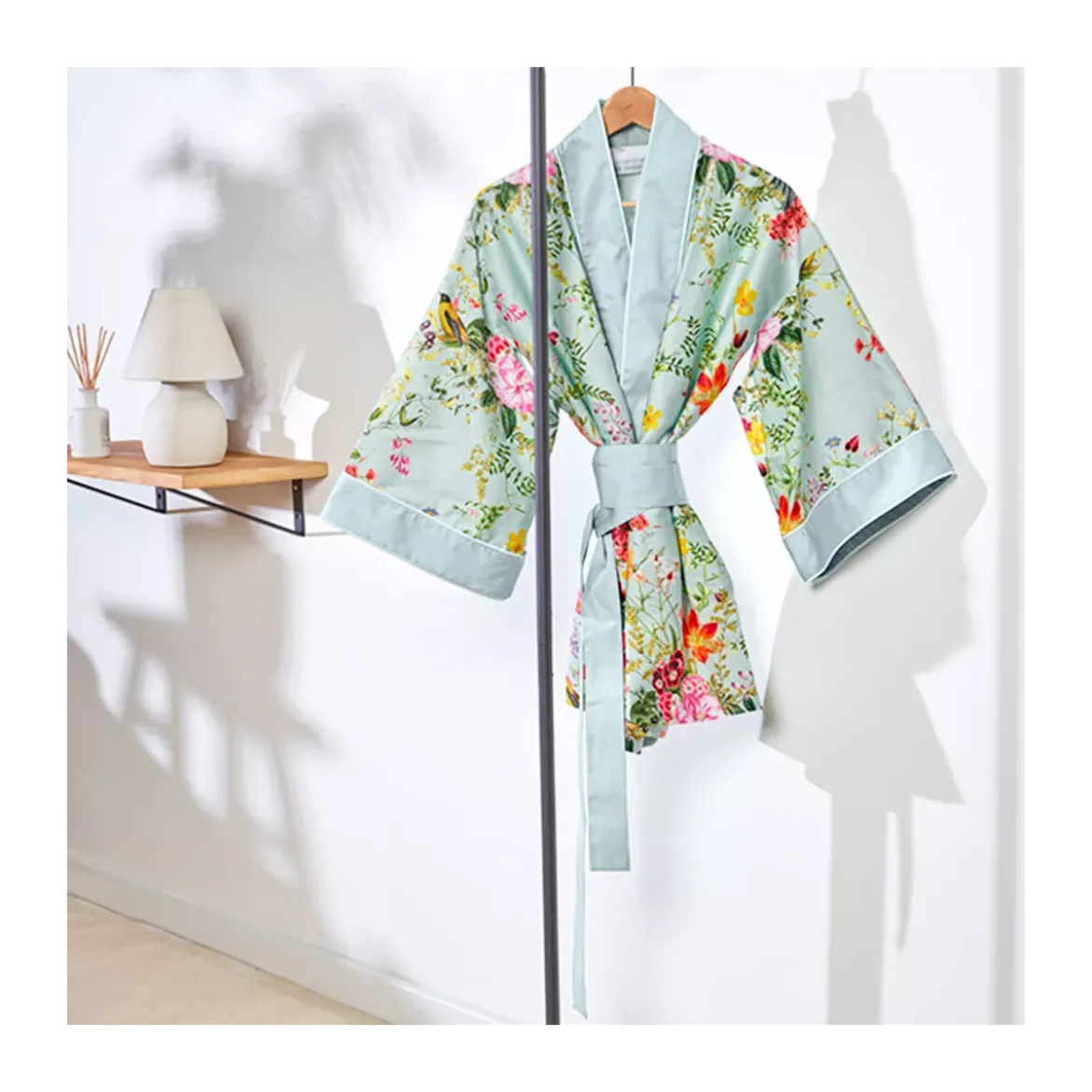 Kimono court satin de coton imprimé multicolore Primavera vert d'eau