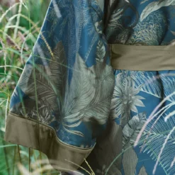 Kimono long satin de coton imprimé bleu Rainforest bleu dore
