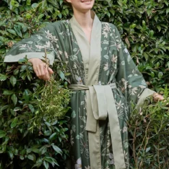 Kimono long satin de coton imprimé vert Gardenias mousse