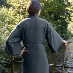 Kimono long satin de coton motif jacquard bleu Vibrato bleu nuit