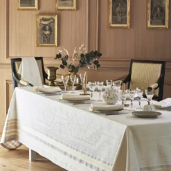 Nappe coton mélangé antitache motif jacquard blanc Galerie des glaces vermeil