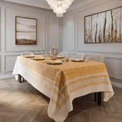 Nappe coton mélangé antitache motif jacquard or Galerie royale reflets d or