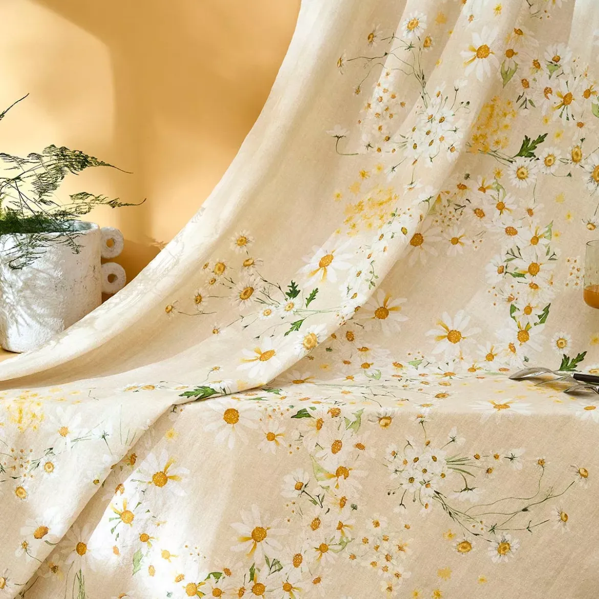 Nappe lin & coton lavé 150 g/m² imprimé jaune beige Daisy chanvre