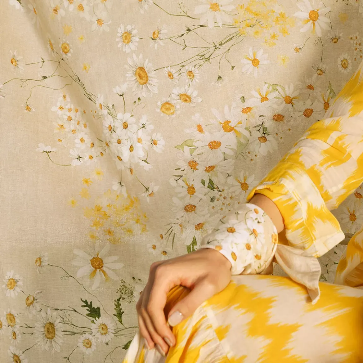 Nappe lin & coton lavé 150 g/m² imprimé jaune beige Daisy chanvre