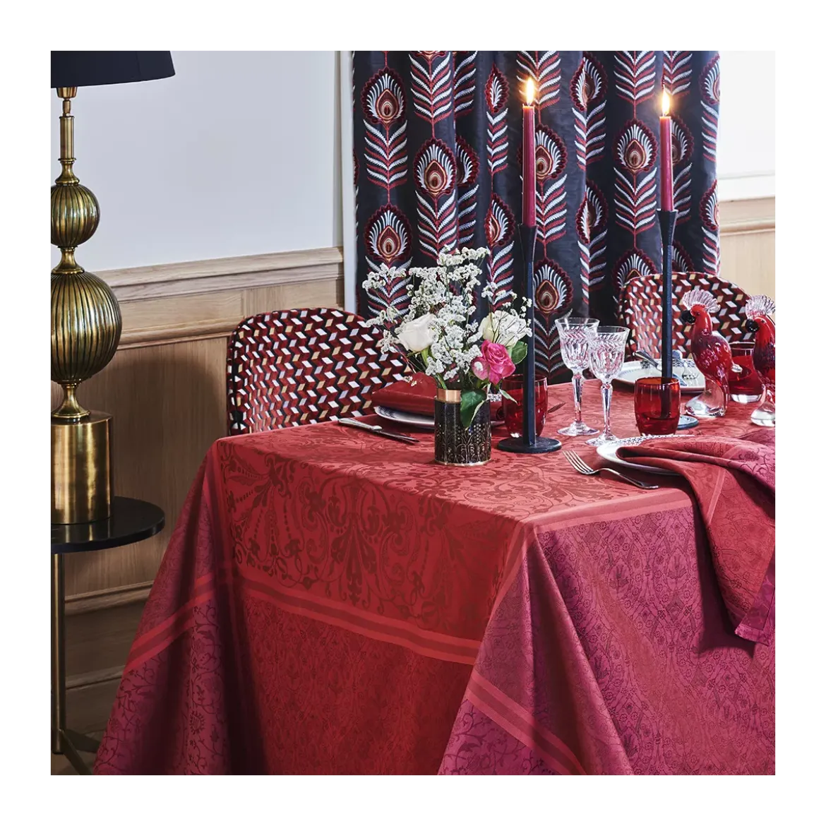Nappe pur coton antitache motif jacquard bordeaux Cassandre grenat