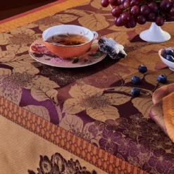 Nappe pur coton antitache motif jacquard bordeaux orange Hortensias rouille