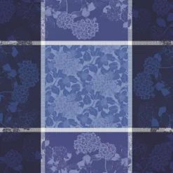 Nappe pur coton bio antitache motif jacquard bleu Hortensias bleu