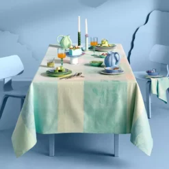 Nappe pur coton enduit 220 g/m² motif jacquard bleu beige Mille iris d'eau aqua