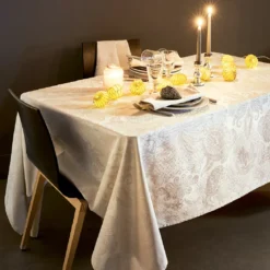 Nappe pur coton enduit motif jacquard beige Mille isaphire parchemin