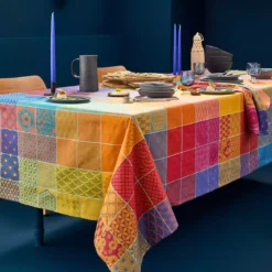 Nappe pur coton enduit motif jacquard orange violet Mille hana floralies