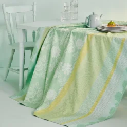 Nappe pur coton enduit motif jacquard vert Mille lace amande