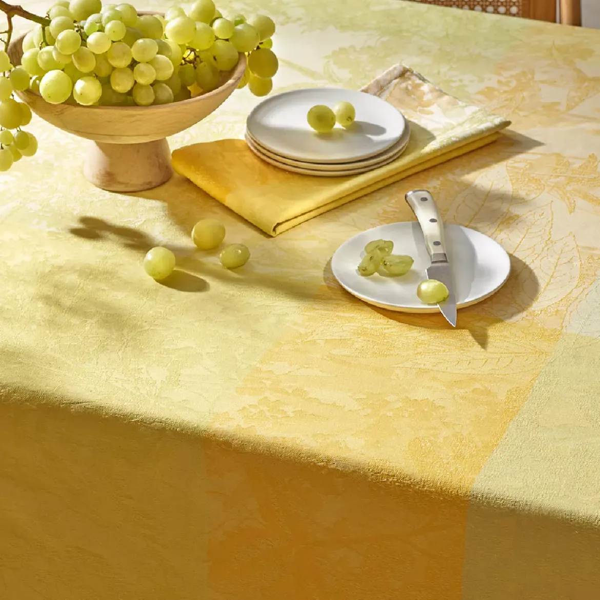 Nappe pur coton enduit motif jacquard jaune Mille esprit jardin solaire