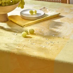 Nappe pur coton enduit motif jacquard jaune Mille esprit jardin solaire