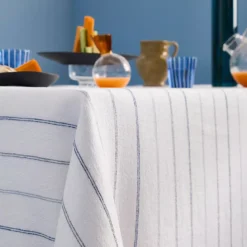 Nappe pur coton lavé motif jacquard blanc bleu Rimini blu