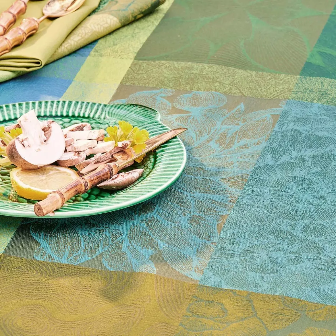 Nappe pur coton motif jacquard vert Mille petales chlorophylle