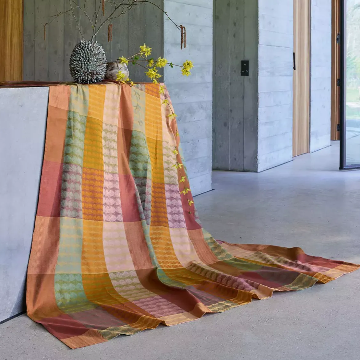 Nappe pur coton motif jacquard vert orange Mille halos prunus