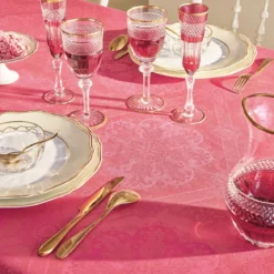 Nappe pur coton motif jacquard rose Mille rosaces framboise