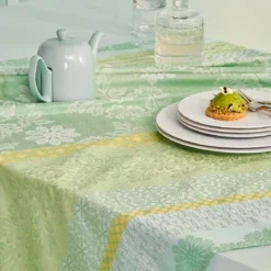 Nappe pur coton motif jacquard vert Mille lace amande