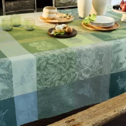 Nappe pur coton motif jacquard vert Mille bois d'automne mousse