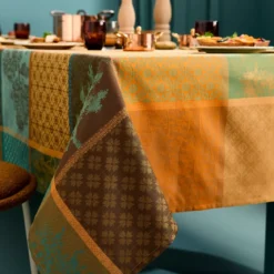 Nappe sur mesure pur coton enduit 220 g/m² motif jacquard vert brun Mille trees foret