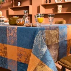Nappe sur mesure pur coton enduit 220 g/m² motif jacquard bleu brun Mille branchages crepuscule