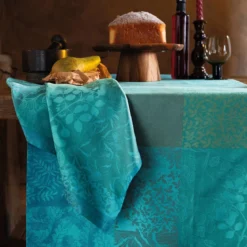 Nappe sur mesure pur coton enduit motif jacquard vert Mille rameaux emeraude