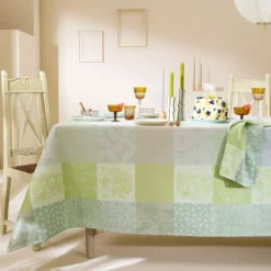 Nappe sur mesure pur coton enduit motif jacquard beige vert Mille parfums verde